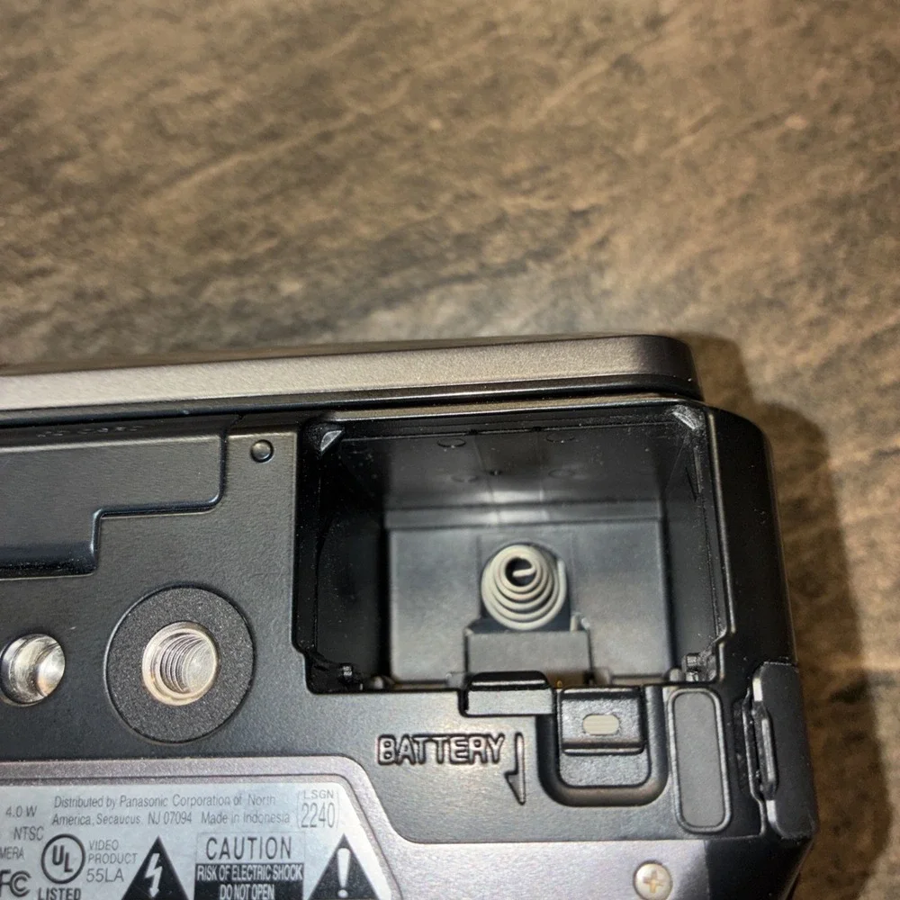 Panasonic SDR-H60P Handheld Camcorder Black 50x Zoom for Parts Or Repair W/bag